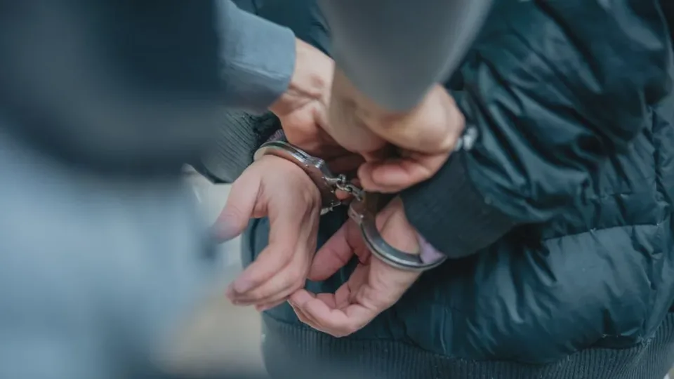 17 Orang Malaysia dan Singapura Dirikan Basis Pinjol Ilegal di Vila Bali